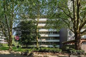 Platz zum Entfalten: Helle 4-Zimmer-Eigentumswohnung in parkähnlicher Lage – Die vollständige Adresse der Immobilie erhältst du vom Anbieter., 50169 Kerpen – Vorschaubild 2
