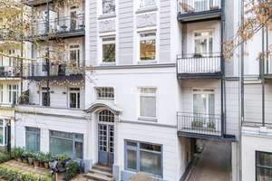 Perfekt für Sie oder eine WG - mit schöner Terrasse in Winterhude