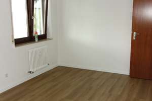 Einziehen und wohlfühlen: frisch renovierte 3,5-Zimmerwohnung in beliebter Wohnlage – Ertinger Str. 26, 72768 Rommelsbach, Reutlingen – Vorschaubild 4
