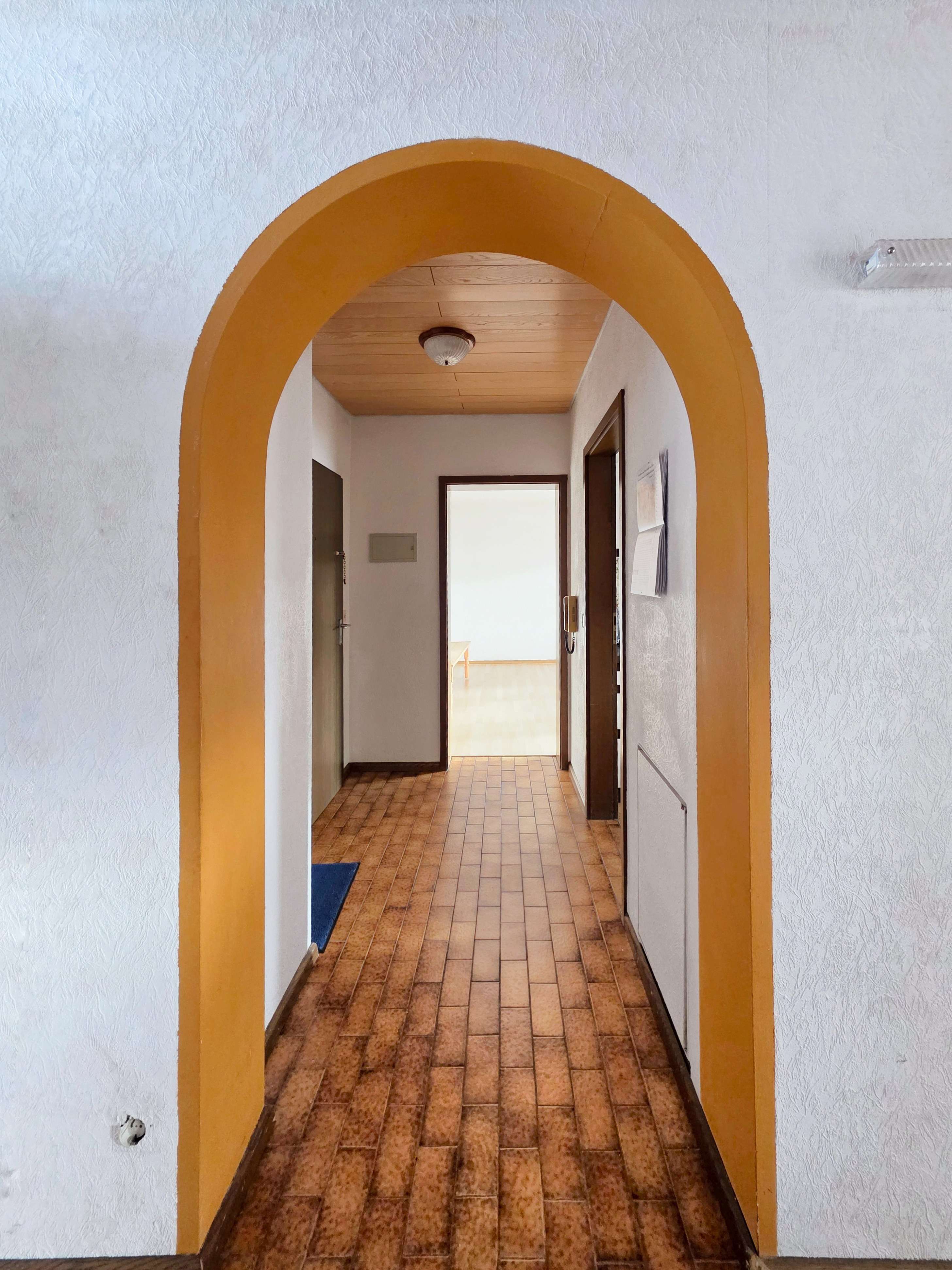 Immobilie in Pfalzgrafenweiler - Bezugsfreie 2-Zimmer-Wohnung mit verglaster Loggia - Bild 1