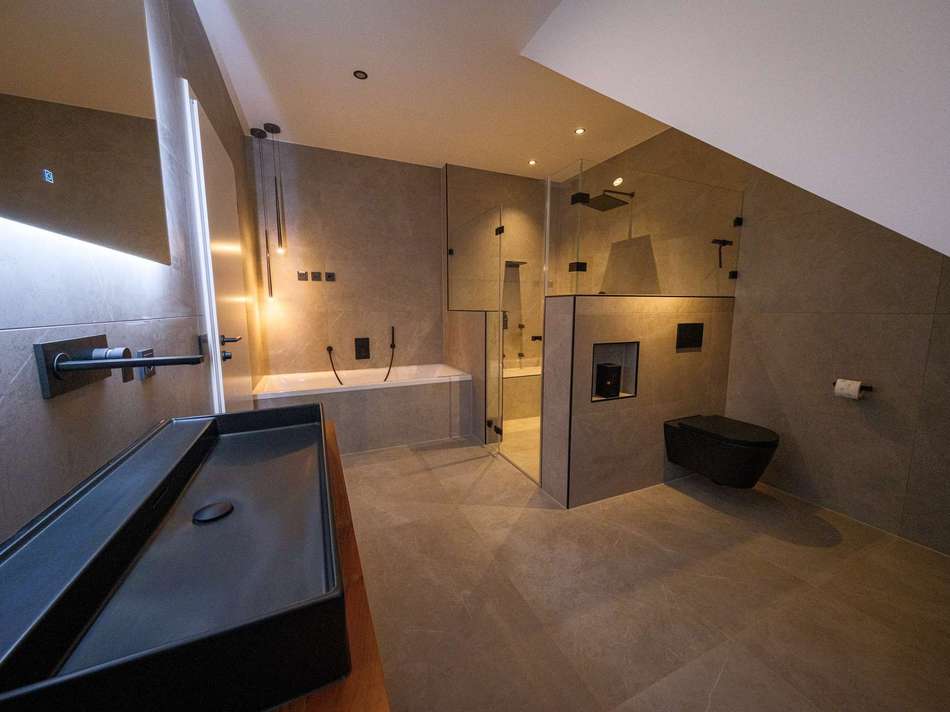 Bad mit begehbare Dusche