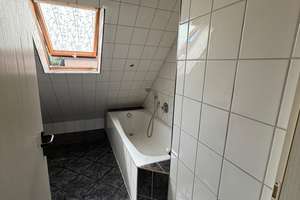 Lebensraum in Herne: 3,5-Zimmer-Wohnung mit 86 m² sowie 2 Bädern, Balkon und 2 Garagen,modernisiert. – Mont-Cenis-Straße 75, 44623 Herne-Mitte, Herne – Vorschaubild 5