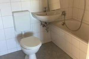 Nette 3 Zimmerwohnung mit Balkon! Bad mit Wanne! – Berthelsdorfer Weg 13, 1279 Tolkewitz/Seidnitz-Nord, Dresden – Vorschaubild 4