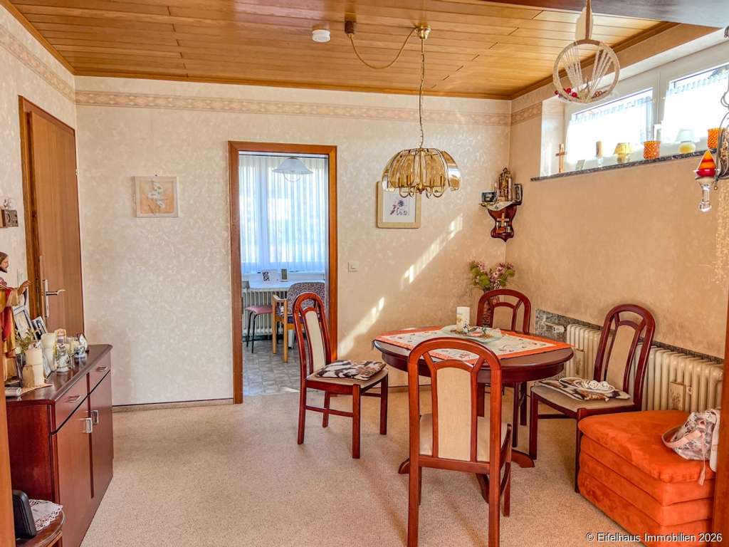 Immobilie in Bad Münstereifel - Bad Münstereifel-Rupperath, bezugsfreies Einfamilienhaus mit Ausbaupotential ... - Bild 3