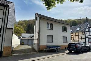 Sanierungsobjekt mit genehmigter Neubauoption und weiterem Entwicklungspotenzial – Die vollständige Adresse der Immobilie erhältst du vom Anbieter., 53175 Friesdorf, Bonn – Vorschaubild 3