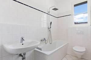 Wunderschöne * 2 Zimmer Wohnung * Bad mit Fenster* Loggia zum Innenhof – Lincolnstraße 7, 10315 Friedrichsfelde, Berlin – Vorschaubild 10
