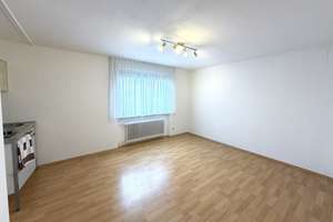 Ruhig gelegene 1-Zimmer-Wohnung mit EBK in guter Wohnlage von Zuffenhausen – Die vollständige Adresse der Immobilie erhältst du vom Anbieter., 70435 Zuffenhausen-Mönchsberg, Stuttgart – Vorschaubild 1