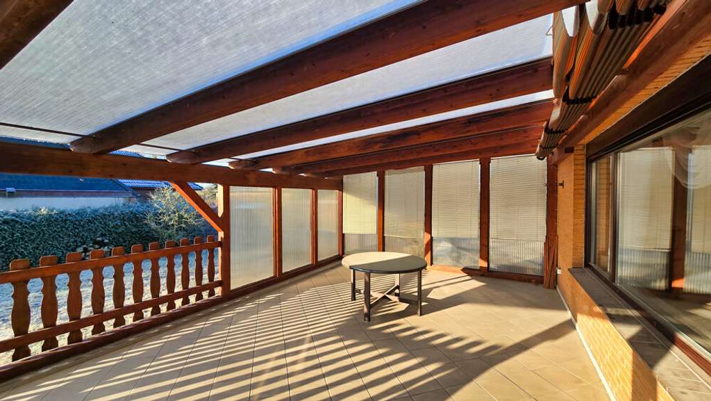 Immobilie in Wathlingen - Wohnklassiker für Familien: 201 m² Wohnfläche, modernisiertes Bad und großer Garten! - Bild 3