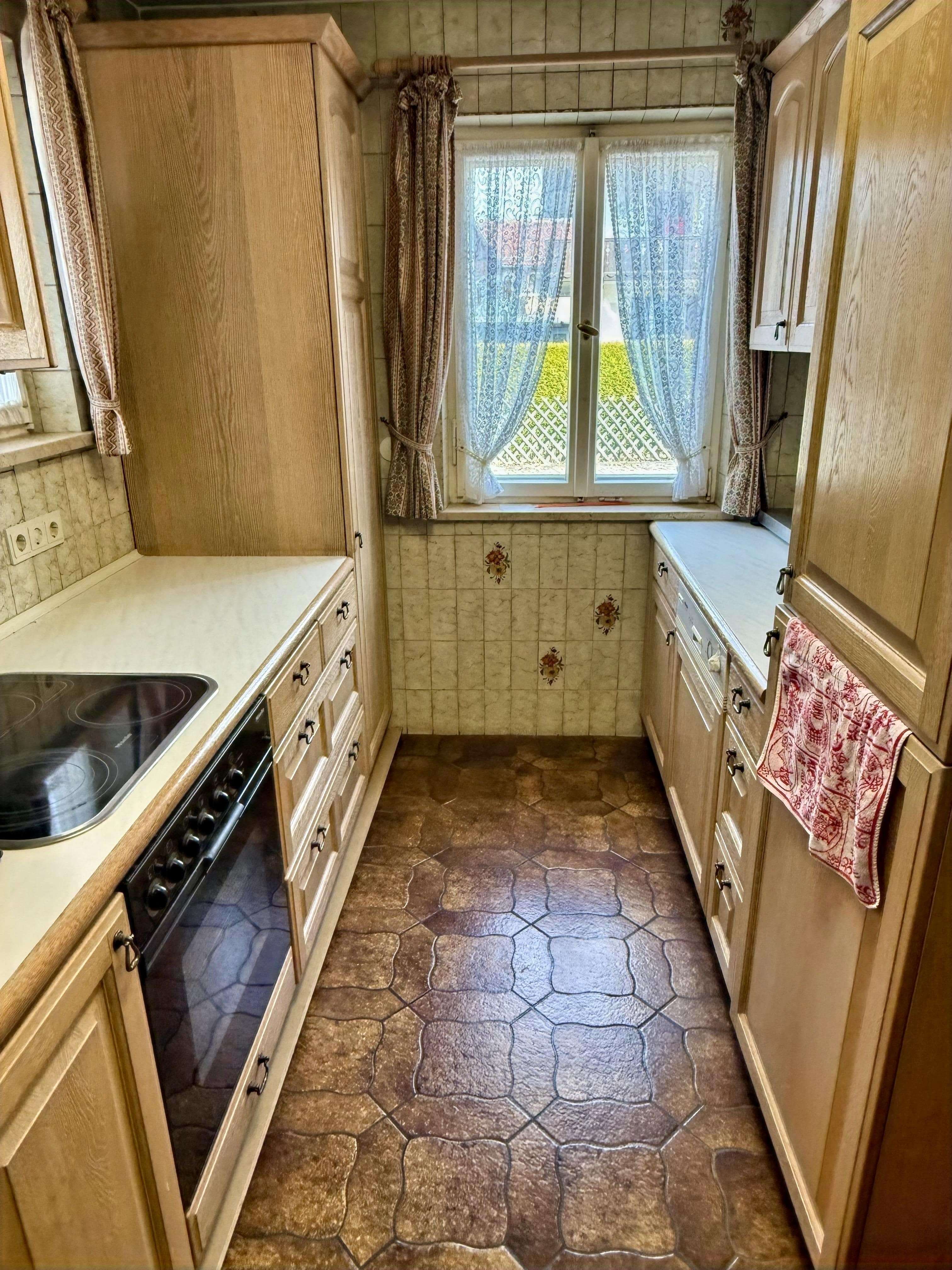 Immobilie in Grainau - Renovierungsbedürftiges Einfamilienhaus in sonniger Lage von Grainau - Bild 0