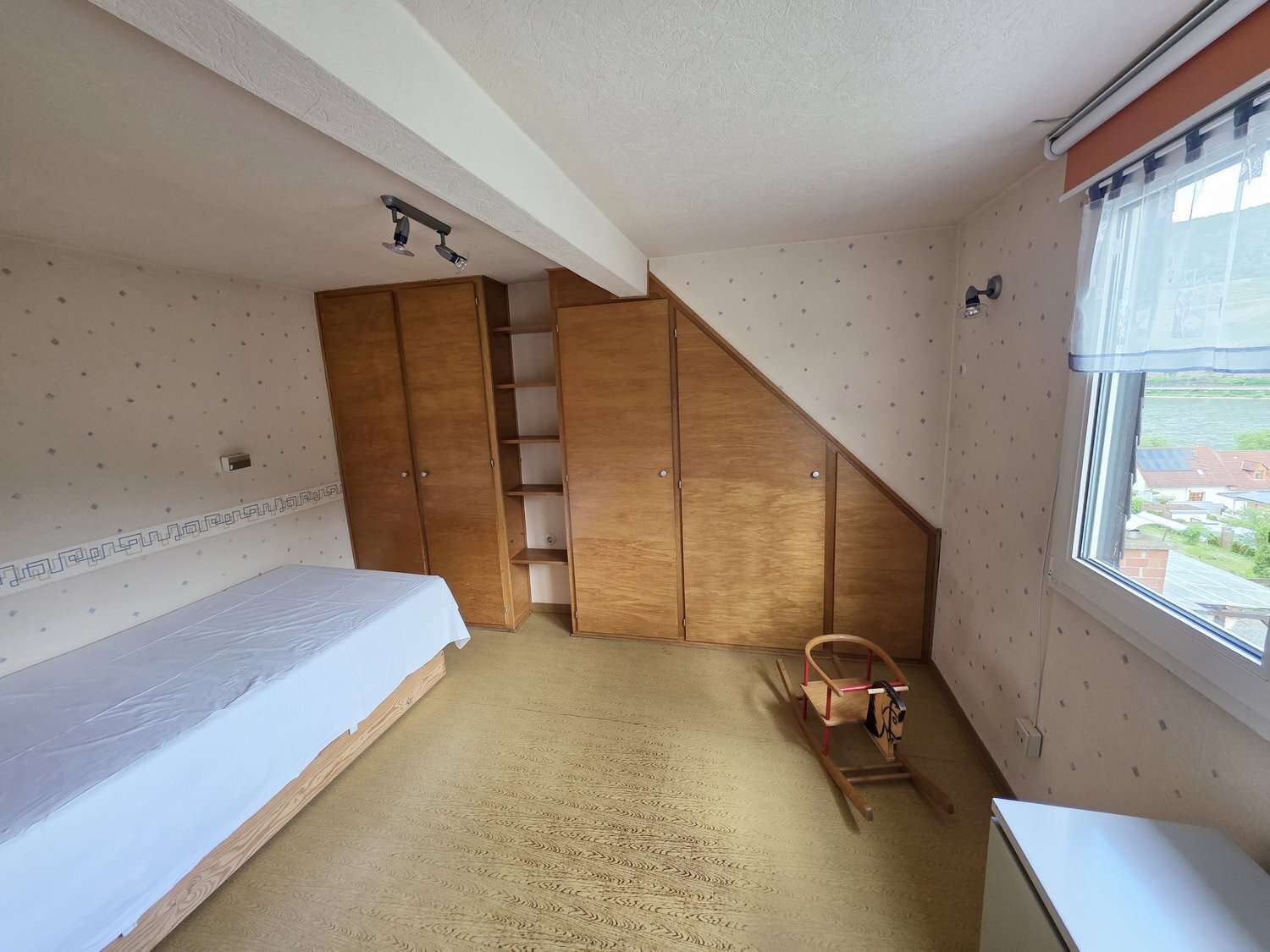 Immobilie in Trechtingshausen - Trechtingshausen - Einfamilienhaus auf großem Grundstück mit Rheinblick! - Bild 1