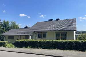 RESERVIERT//Ein- bis Zweifamilienhaus mit Traumhaften Ausblick in Siegen – Siegen-Wittgenstein (Kreis) – Vorschaubild 1