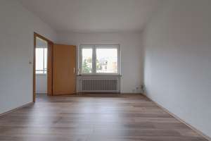 Ruhig und direkt am Wasser: renovierter 4-Zimmer-Bungalow in Loppersum, Hinte. Provisionsfrei! – Loppersumerstraße 24, 26759 Hinte – Vorschaubild 12
