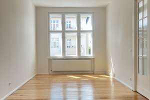 Frisch saniert: 3,5 Zimmer, Dielen und Kassettentüren am Birger-Forell-Platz! – Blissestr. 43, 10713 Wilmersdorf, Berlin – Vorschaubild 2