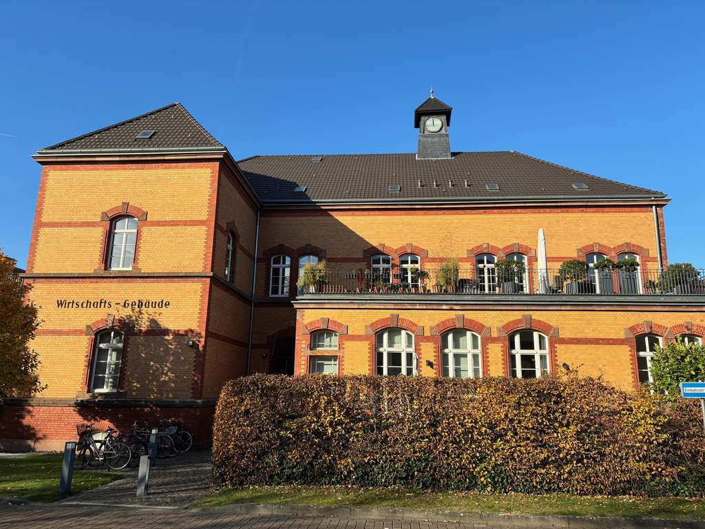 Traumhafte Gartenwohnung in denkmalgeschützter Kaserne