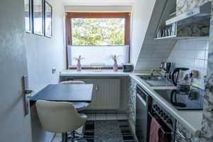 Stilvolle 2-Zimmer-Wohnung mit Balkon – München – Vorschaubild 4