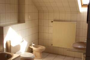 Renovierungsbedürftiges Mehrfamilienhaus mit 18 Zimmern in Leverkusen-Quettingen-Biesenbach – Lützenkirchener Straße 16, 51379 Opladen, Leverkusen – Vorschaubild 20