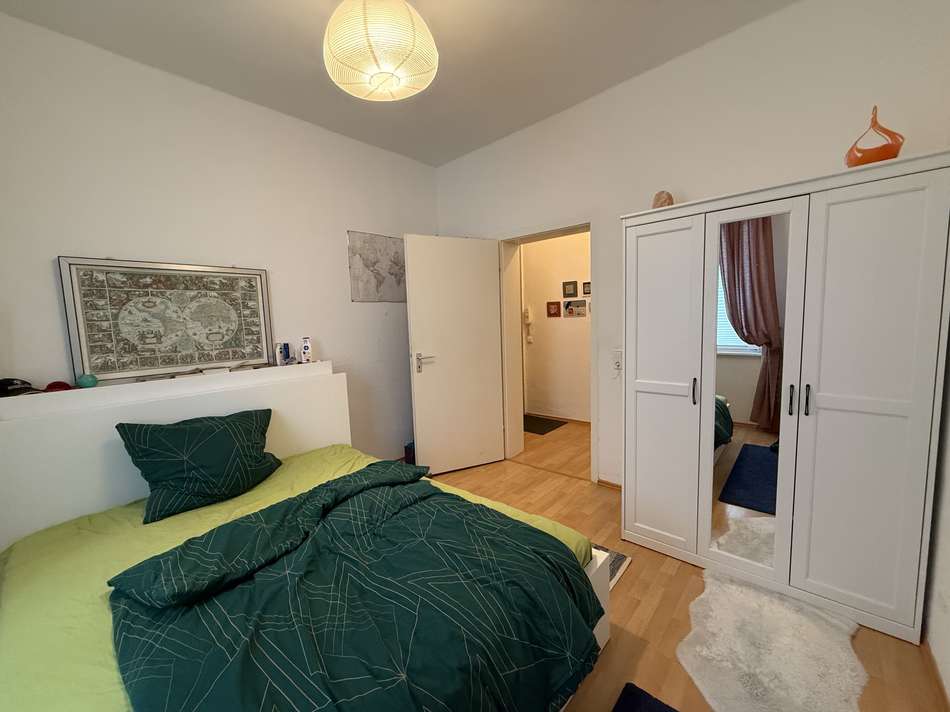 Schlafzimmer 1