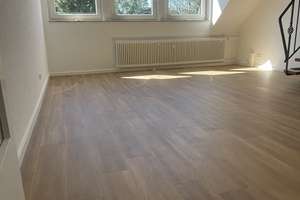 ERSTBEZUG nach Sanierung am Stadtwald: 3Z.-Maisonette + gr. Wohnküche + gr. Loggia (15qm)