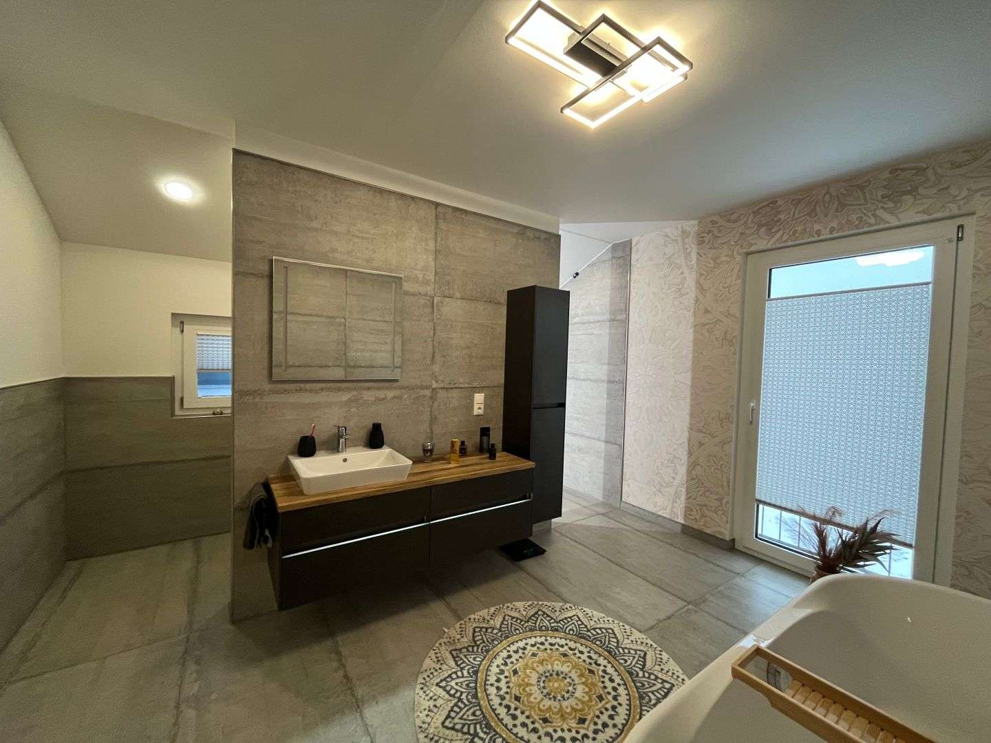 Immobilie in Teuchern - Repräsentatives Wohnhaus vereint Stil und Exklusivität in Teuchern - Bild 1