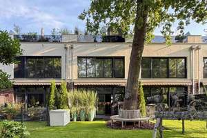 Design-Townhouse in exklusivem Villenpark – Idyllisch Wohnen mit viel Platz, Terrasse und Garten – Die vollständige Adresse der Immobilie erhältst du vom Anbieter., 14476 Groß Glienicke, Potsdam – Vorschaubild 1
