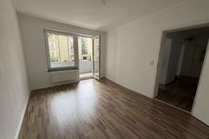 4-Zimmer-Wohnung mit Balkon - bereit für Ihren Einzug! – Traubenstraße 53, 70176 Rosenberg, Stuttgart – Vorschaubild 4