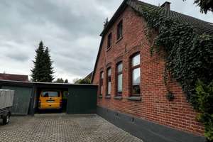 Viel Freiraum: Großzügiges Bauernhaus in Oldenburg-Osternburg