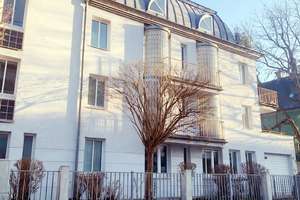 Wohnen mit Flair am Englischen Garten – 2,5 Zimmer im Dachgeschoss mit Dachterrasse