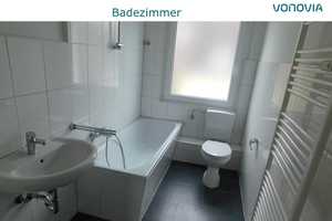 Ihr neues Zuhause: Renovierte 2,5-Raum-Wohnung mit Balkon! – Schockenhecke II. 26, 45329 Essen – Vorschaubild 2
