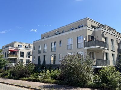 Freundliche 4-Zimmerwohnung mit Terrasse, Einbauküche und zwei Bädern
