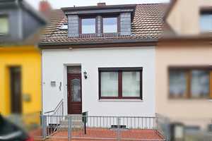 Reihenhaus mit Garten in einer Sackgasse in Bremen Gröpelingen zu verkaufen! Voll unterkellert! – Bremen – Vorschaubild 1