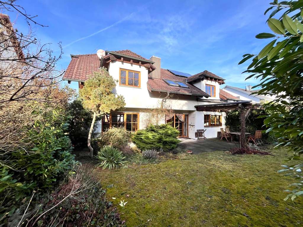 Immobilie in Mönsheim - ZUM TOP PREIS!  284 m² grosses Einfamilienhaus mit 10 Zimmer`* Gute Lage * In direkter Waldnähe! * - Bild 4