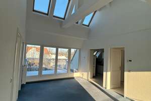Dachgeschosswohnung mit 2 Terrassen in Karlshorst und sehr guter Lage – Godesberger Straße 6, 10318 Karlshorst, Berlin – Vorschaubild 3