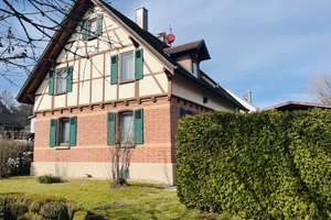 Einfamilienhaus mit 5 Zimmern und großem  Garten in Dettingen unter Teck