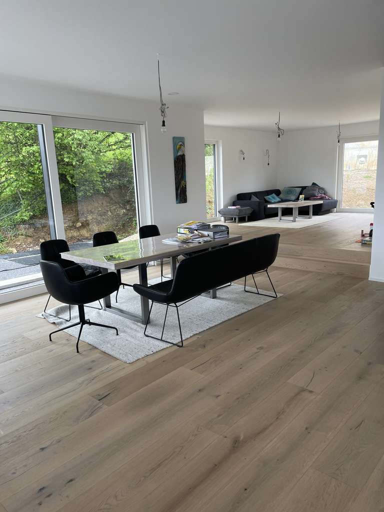 Immobilie in Neckartailfingen - Exklusives Neubau-Einfamilienhaus mit Aufzug und Weitblick in Neckartailfingen zu verkaufen - Bild 1