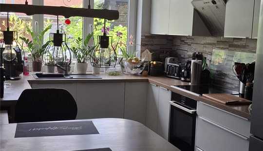 Bild von Exklusives, modernisiertes Reihenhaus mit Kamin, überdachter Terrasse & Traumlage in Hamburg-Boberg