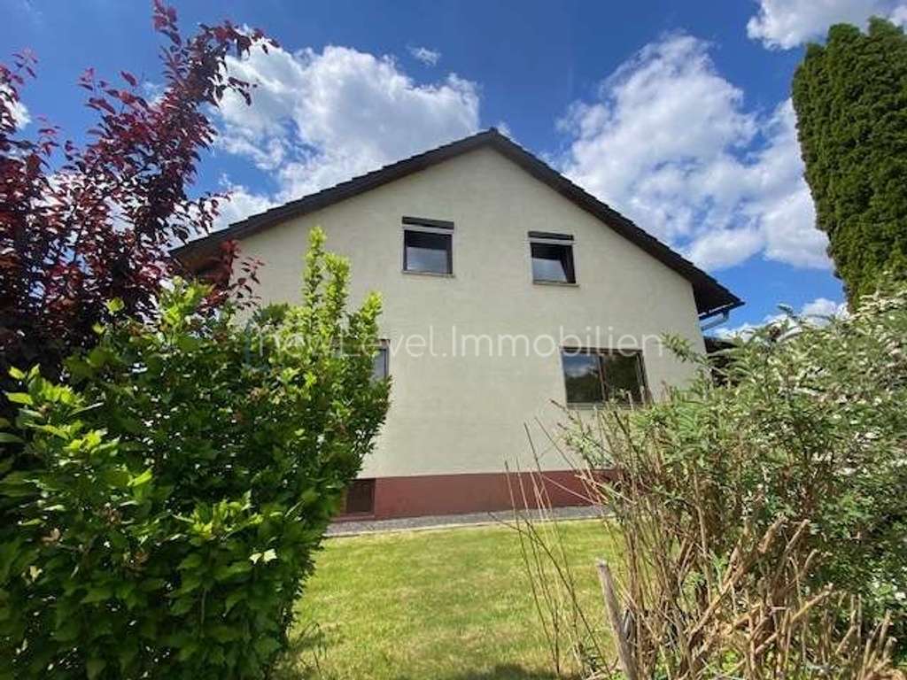Immobilie in Mariaposching - Super Preis und sofort frei! Großes, teilrenoviertes ZFH mit gr. Garage, Garten, Erbpacht-Grundstück - Bild 3