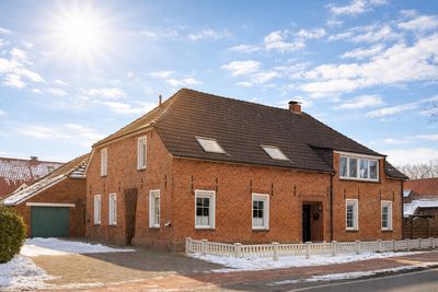 507 Südbrookmerland-Wiegboldsbur, großzügiges Zweifamilienhaus mit Blick auf die historische Mühle!
