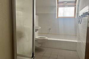 Charmante 2-Zimmer-Dachgeschosswohnung mit Aufzug & eigenem Stellplatz – Die vollständige Adresse der Immobilie erhältst du vom Anbieter., 41236 Rheydt, Mönchengladbach – Vorschaubild 7