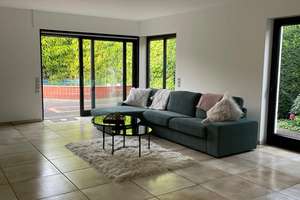 Lichtdurchflutete  120qm-Wohnung mit Garten & Pool in Königswinter – Die vollständige Adresse der Immobilie erhältst du vom Anbieter., 53639 Königswinter – Vorschaubild 2