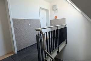 Marli, 1 Zimmer Dachgeschosswohnung mit Vollbad, Laminat u. EBK – Arndtstr.  2, 23566 Sankt Gertrud, Lübeck – Vorschaubild 2