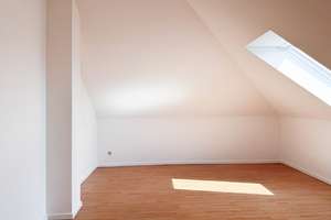 Ulm-Gögglingen schicke 4-Zi.-Maisonette mit 3 sonnigen Dachterrassen, EBK + TG, ohne Käuferprovision – Die vollständige Adresse der Immobilie erhältst du vom Anbieter., 89079 Gögglingen, Ulm – Vorschaubild 27