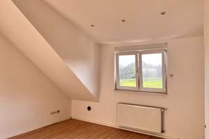  3-Zimmer-Dachgeschosswohnung (107 m²) mit Balkon, Garage, Stellplatz und unverbaubarem Weitblick – Die vollständige Adresse der Immobilie erhältst du vom Anbieter., 50226 Frechen – Vorschaubild 9