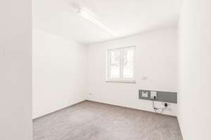 Freistehendes 2 Parteienhaus mit Ausbaupotenzial in bester Wohnlage! – Die vollständige Adresse der Immobilie erhältst du vom Anbieter., 85098 Großmehring – Vorschaubild 17