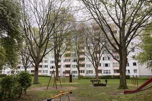 Vollständig renovierte Wohnung mit drei Zimmern sowie Balkon und Einbauküche in Salzgitter – Kurt-Schuhmacher-Ring 23, 38228 Lebenstedt, Salzgitter – Vorschaubild 10
