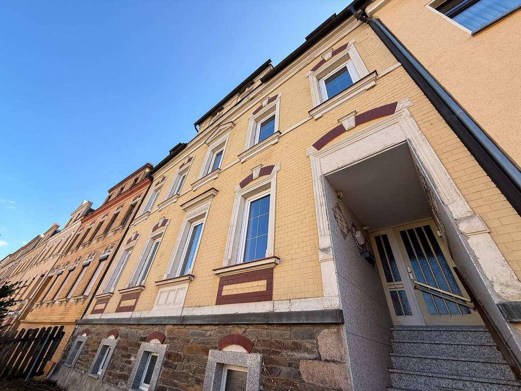 Immobilie in Markneukirchen - Viel Platz und Potenzial: Dreifamilienhaus mit Garten in Markneukirchen - Bild 1