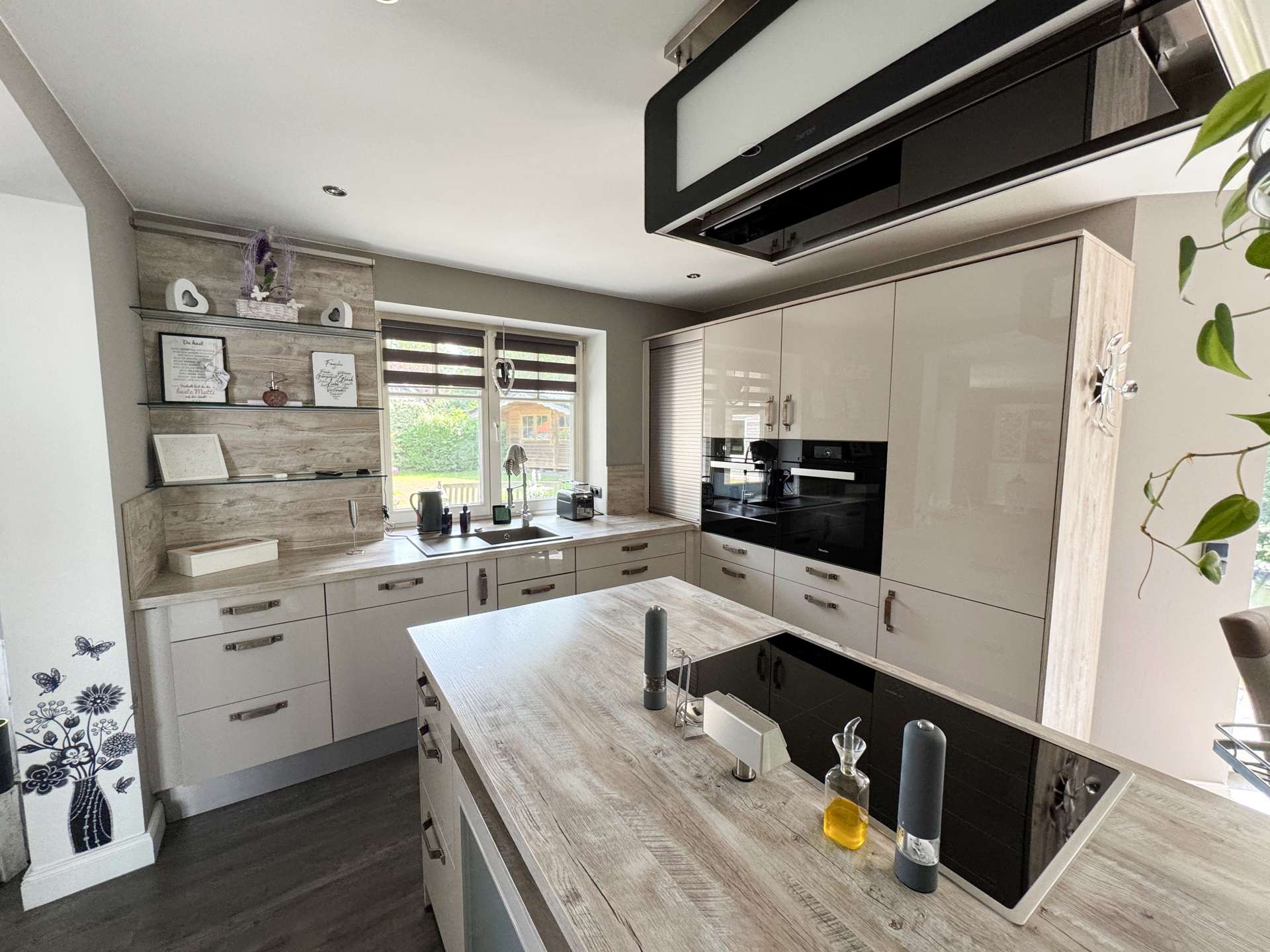 Immobilie in Heist - Viel Raum zum Leben – Gepflegtes Haus mit Charme und Komfort - Bild 1