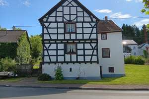 Wohnhaus, teilweise in Fachwerkbauweise in Dreis – Die vollständige Adresse der Immobilie erhältst du vom Anbieter., 54552 Dreis-Brück – Vorschaubild 1