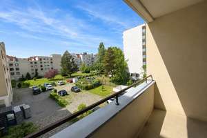 Urbanes Wohnen im Berliner Westend – Bezugsfreie 2-Zimmer-Wohnung mit Loggia & Tiefgaragenstellplatz