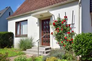 Achim-Uphusen | Familienidyll mit Geschichte! Großes Einfamilienhaus mit Wintergarten viel Potenzial – Die vollständige Adresse der Immobilie erhältst du vom Anbieter., 28832 Achim – Vorschaubild 4