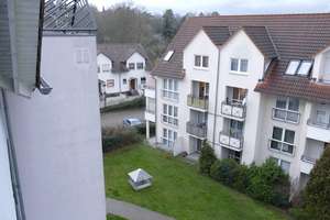 BEZUGSFREI ab 01.11.26: 4-Zi.-Maisonette (109m²) mit TG-Stellplatz & Balkon in Uni-Nähe!
